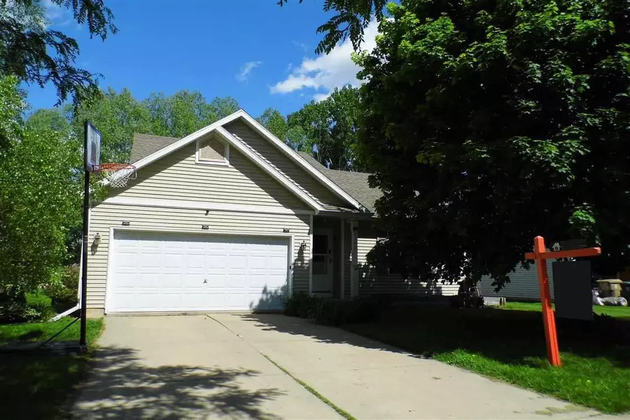 1301 Glacier Hill Dr, Madison, WI 53704