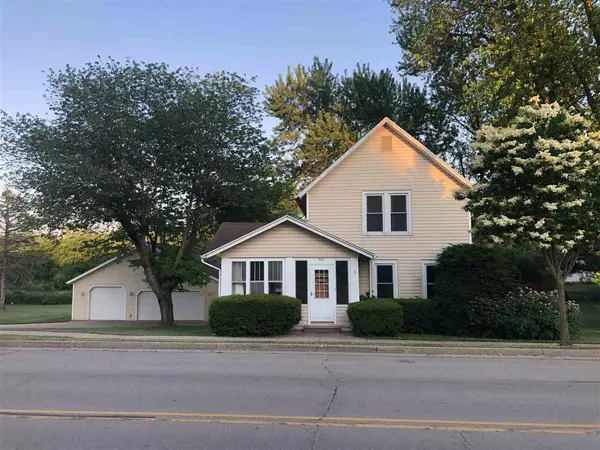 415 S Main St, Fall River, WI 53932-9701