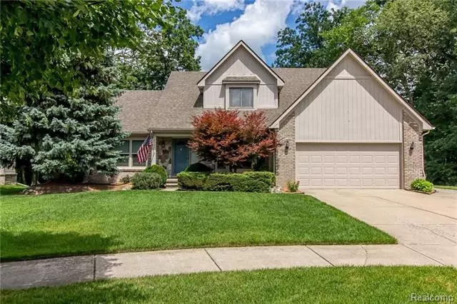 2100 MILLSTREAM CRT, Wixom, MI 48393