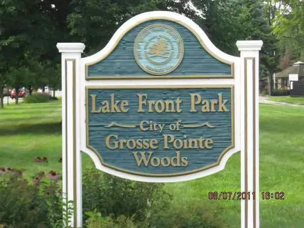 Grosse Pointe Woods, MI 48236,1750 Vernier,  Unit 14