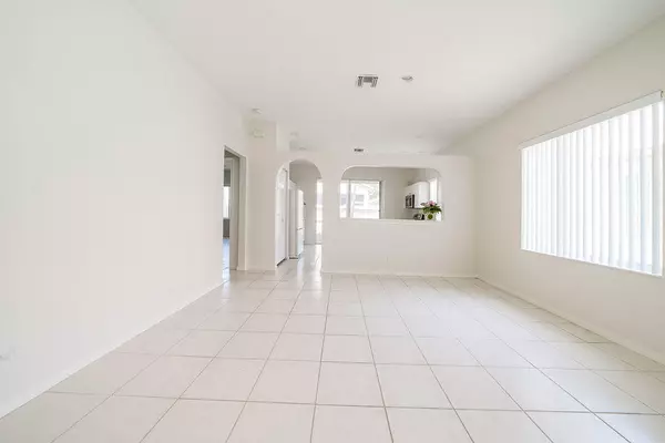 Boynton Beach, FL 33472,8015 Bellafiore WAY