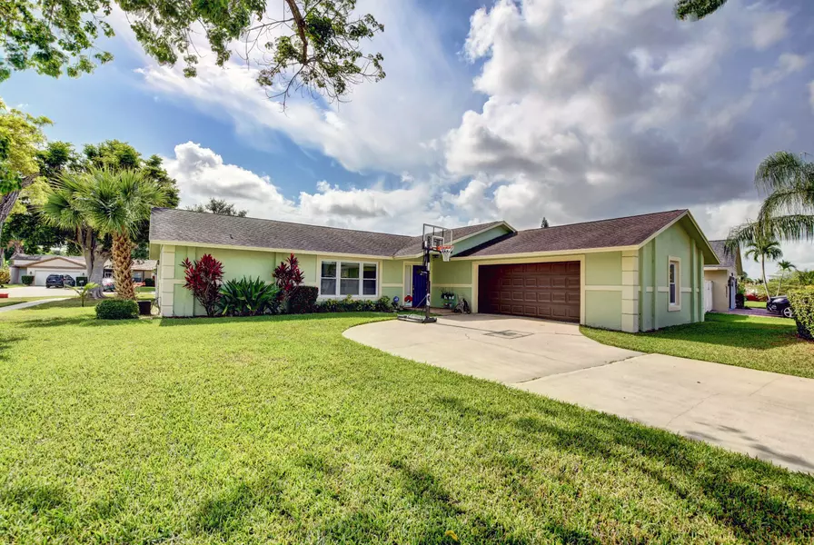 1111 Jackpine ST, Wellington, FL 33414