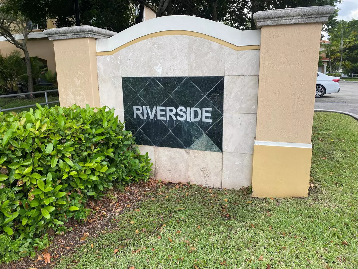 Tamarac, FL 33321,5925 Riverside AVE