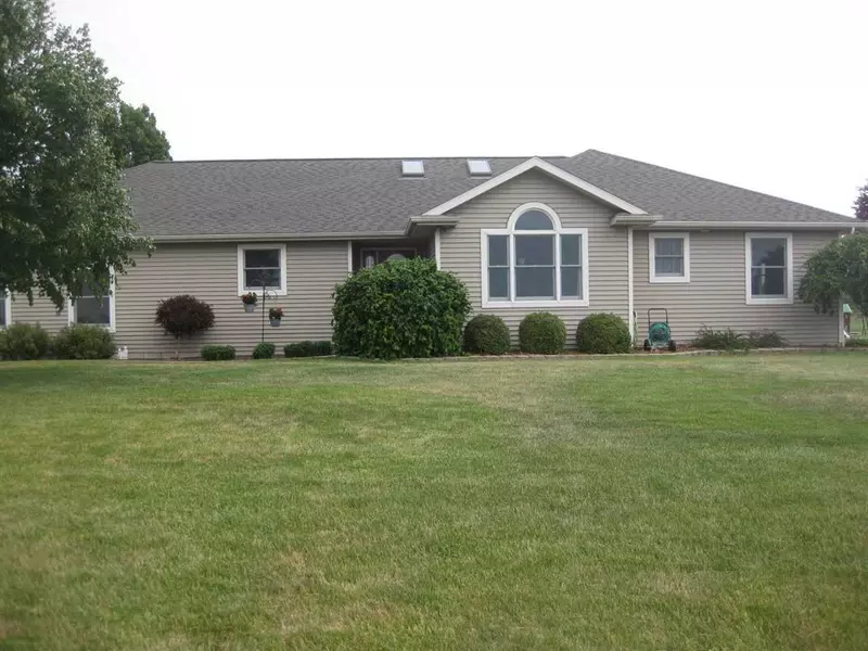 1035 E Nebobish Road, Essexville, MI 48732