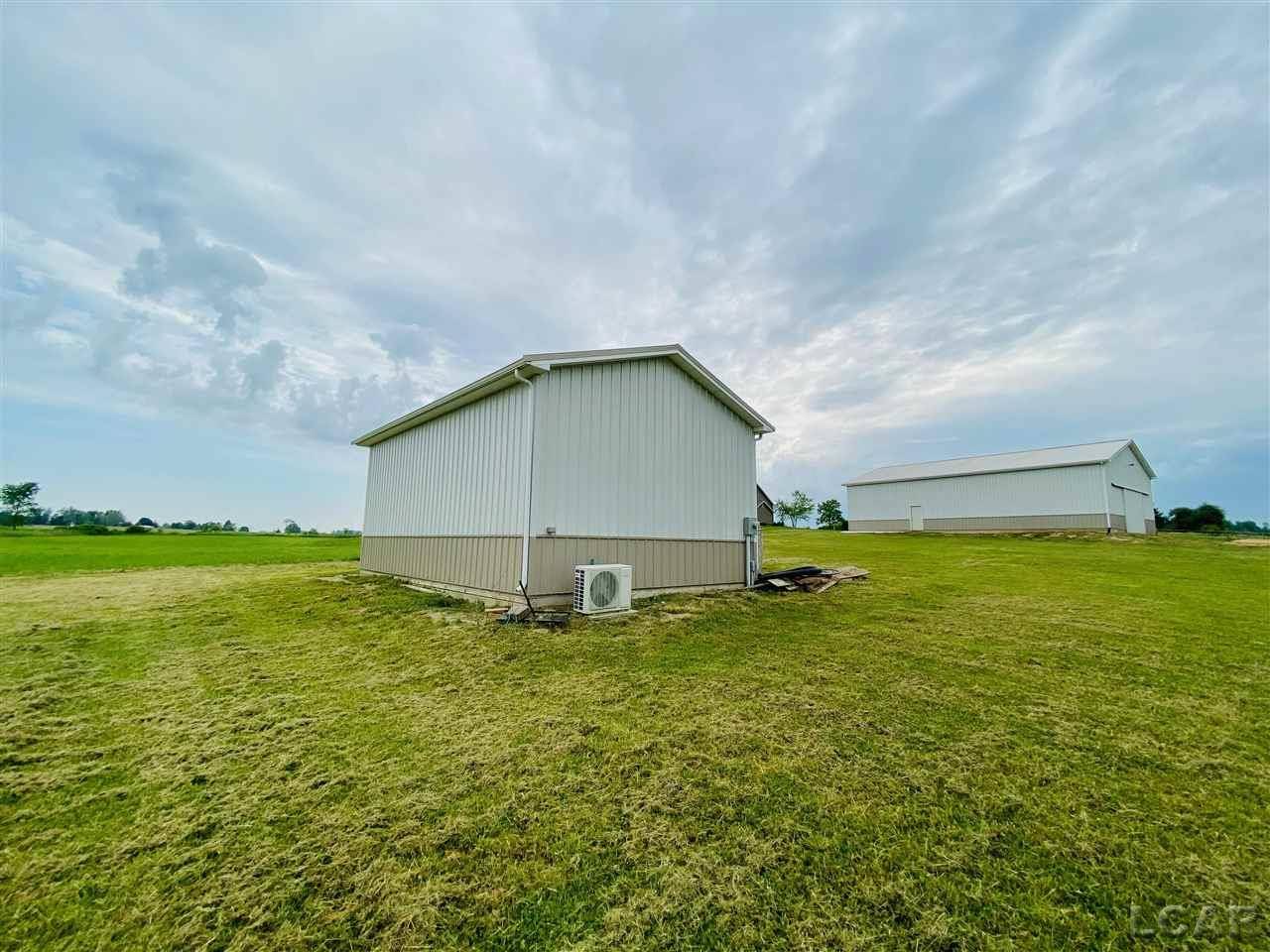 8000 W Hoddinott, Adrian, MI 49221