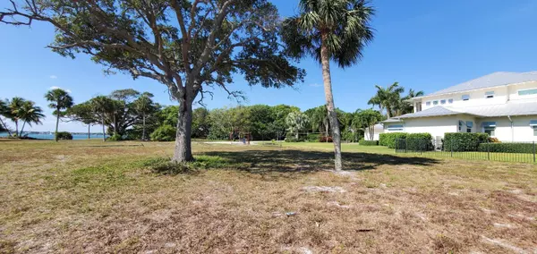 Stuart, FL 34996,4083 SE Old St Lucie BLVD