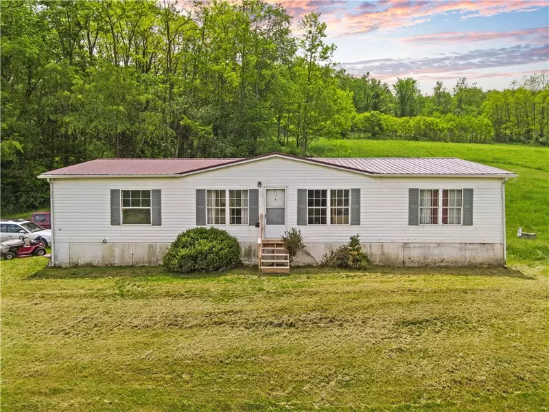 26 Willow Road, Claysville, PA 15323