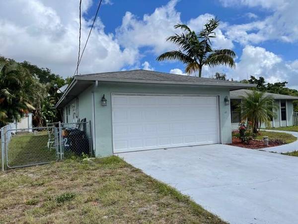 221 SE Verada AVE, Port Saint Lucie, FL 34983