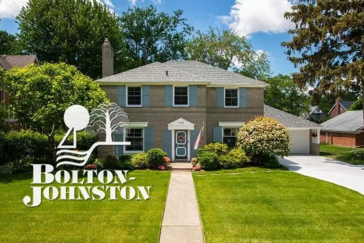 1151 Buckingham Rd, Grosse Pointe Park, MI 48230