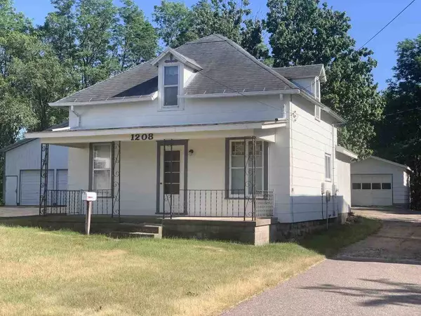 1208 E Main St, Reedsburg, WI 53959