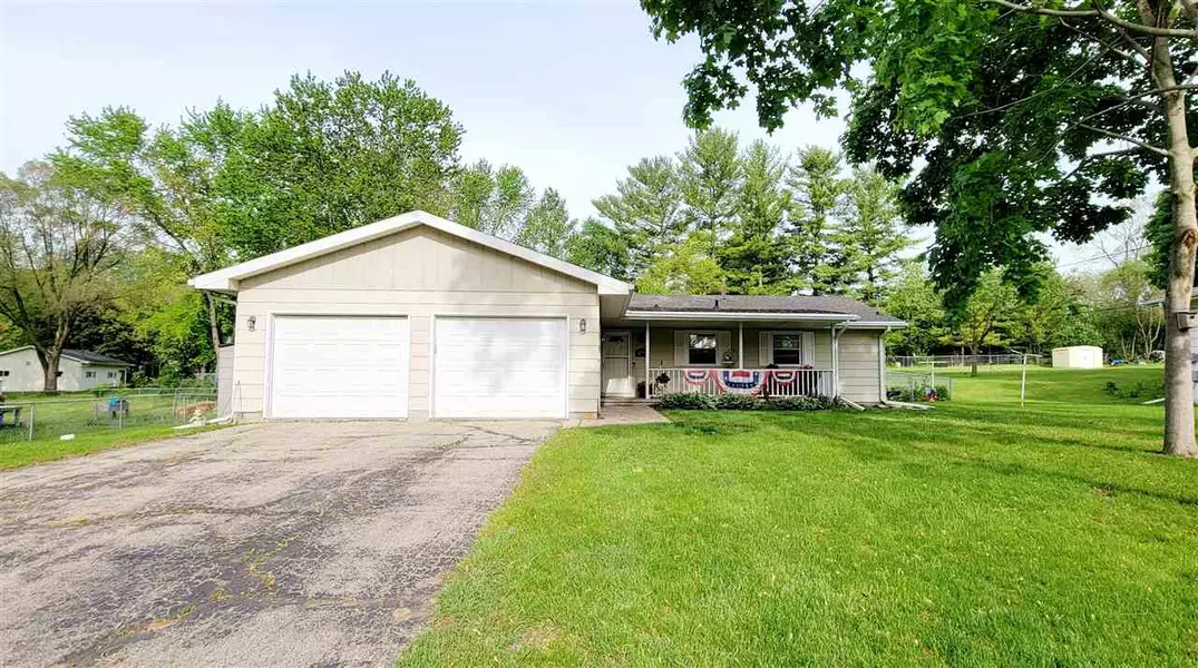 1013 Ridgewood Dr, Stoughton, WI 53589