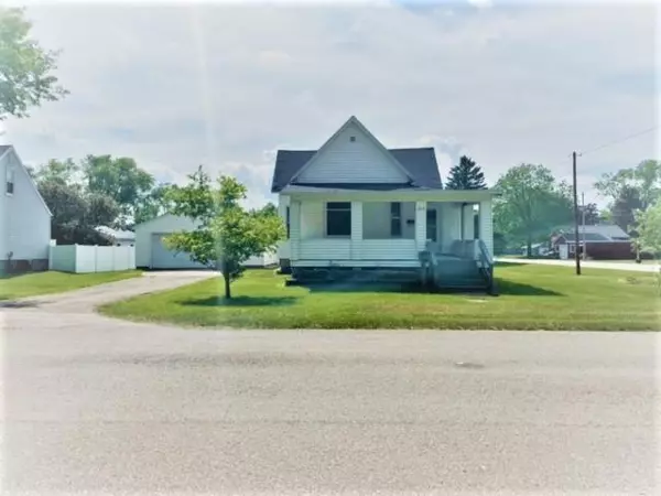 4217 3rd St, Menominee, MI 49858