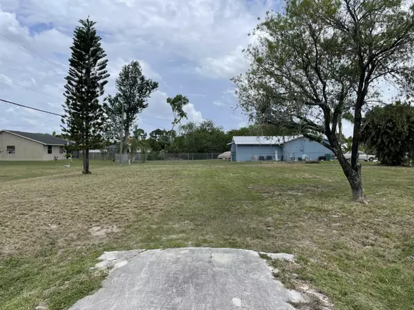 Port Saint Lucie, FL 34983,752 NW Biscayne DR