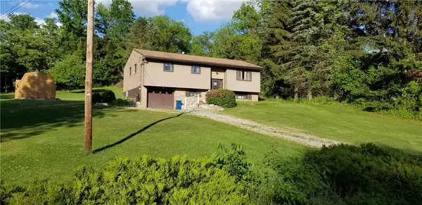 205 McJunkin Rd, Plum Boro, PA 15239