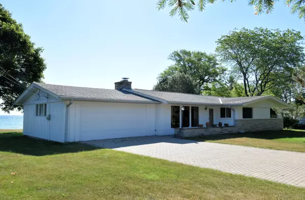 Wind Point, WI 53402,5111 Wind Point Rd