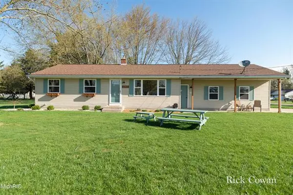 2147 Pine Street, Georgetown Twp, MI 49428