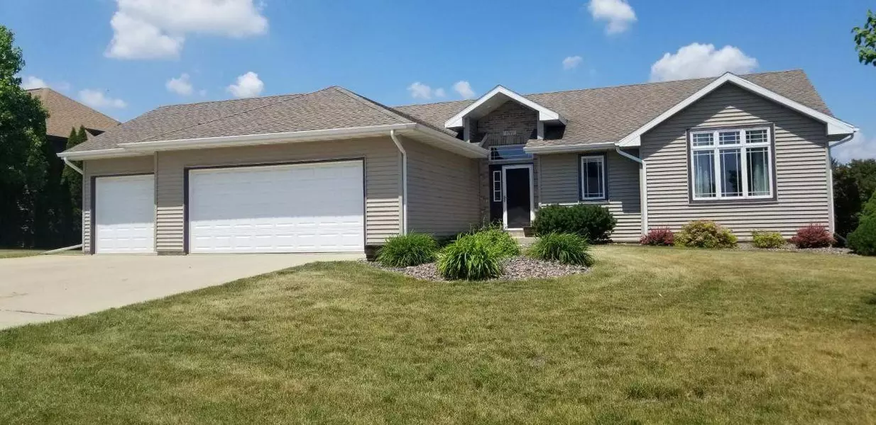 3766 Red Stone Dr, Janesville, WI 53548