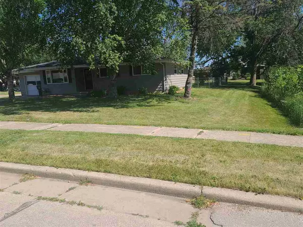 Waupun, WI 53963,932 Newton Ave