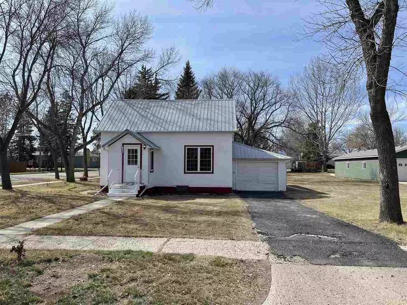 722 1st Street, Stanley, ND 58784