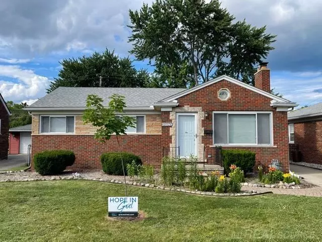 21329 Brierstone, Harper Woods, MI 48225