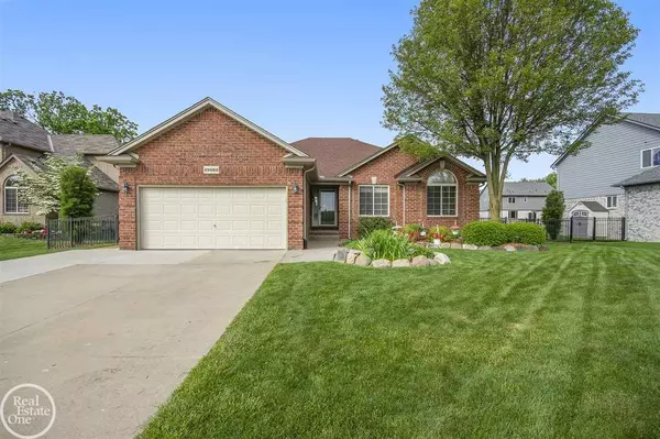 29082 Bay Pointe, Chesterfield Twp, MI 48047