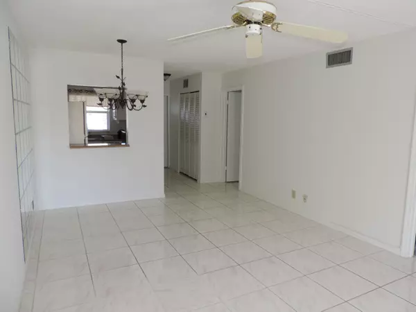 Boca Raton, FL 33428,9915 Sandalfoot BLVD 413