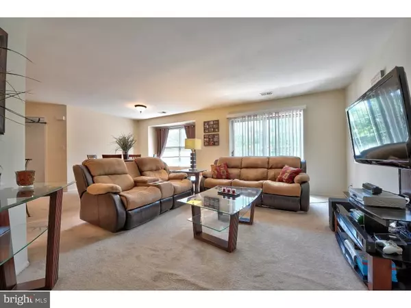 Howell, NJ 07731,565 APPLEWOOD CT