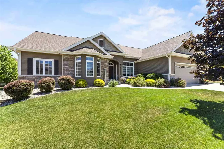 1718 Dunwoody Ln, Waunakee, WI 53597