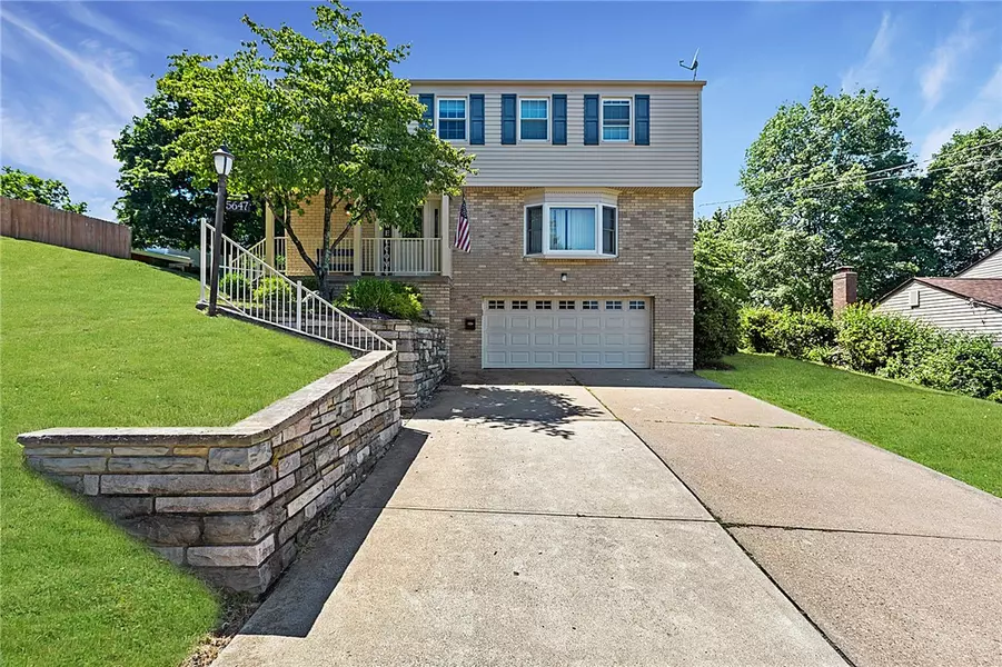 5647 Glen Hill Dr, Bethel Park, PA 15102