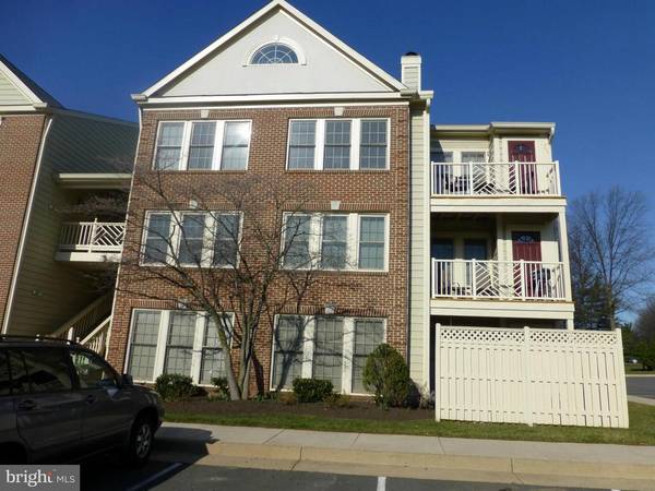 3800 RIDGE KNOLL CT #309B, Fairfax, VA 22033