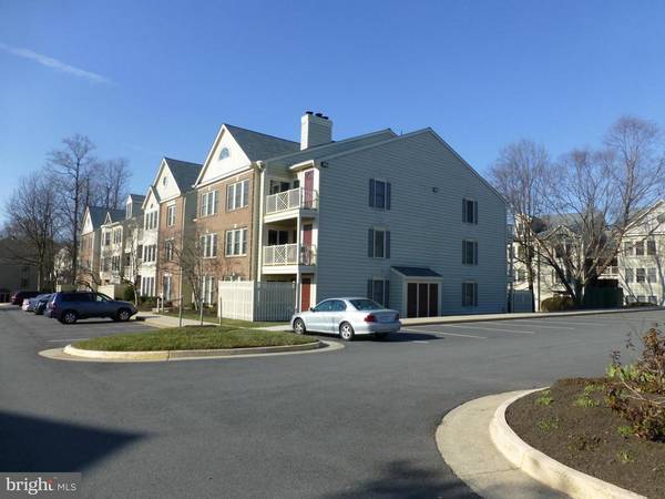 Fairfax, VA 22033,3800 RIDGE KNOLL CT #309B