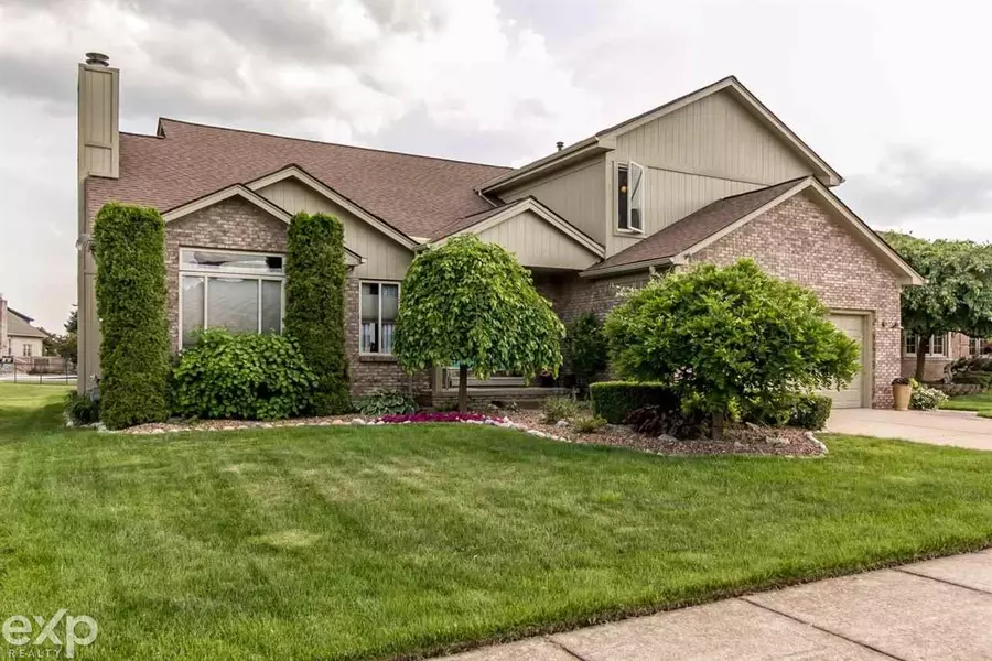 15726 Lamont, Macomb Twp, MI 48042