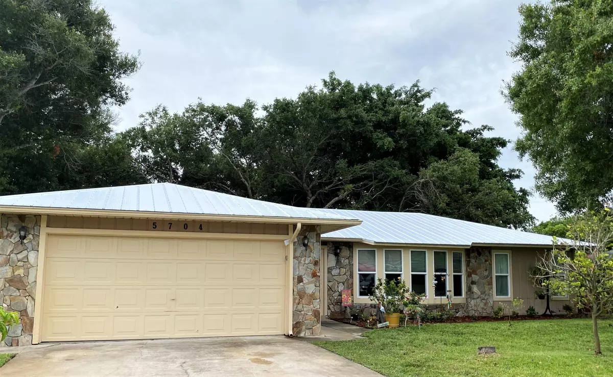 Fort Pierce, FL 34951,5704 Paleo Pines CIR