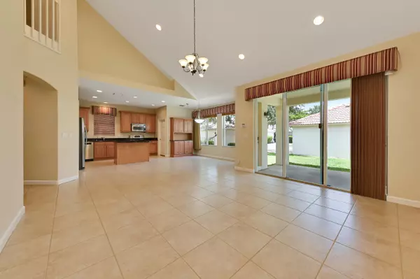 Palm Beach Gardens, FL 33418,8213 Calterra DR