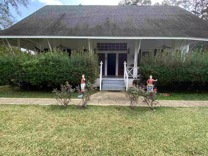 38370 GREENWELL SPRINGS RD, Greenwell Springs, LA 70722