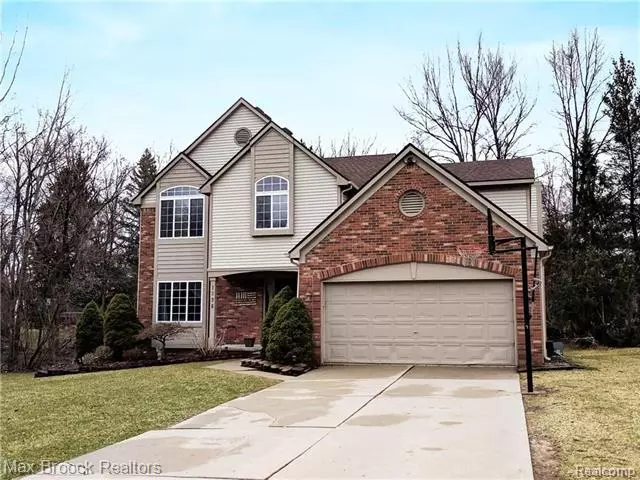 West Bloomfield, MI 48324,1896 HERON VIEW DR