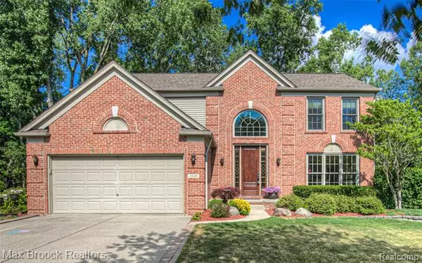 2139 PEACHTREE CRT, West Bloomfield, MI 48324