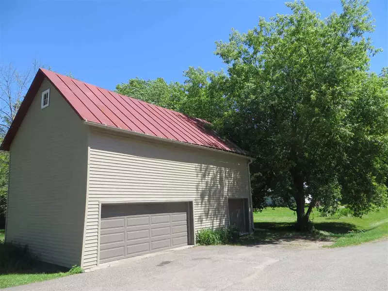 502 S Thomas St, Westfield, WI 53964