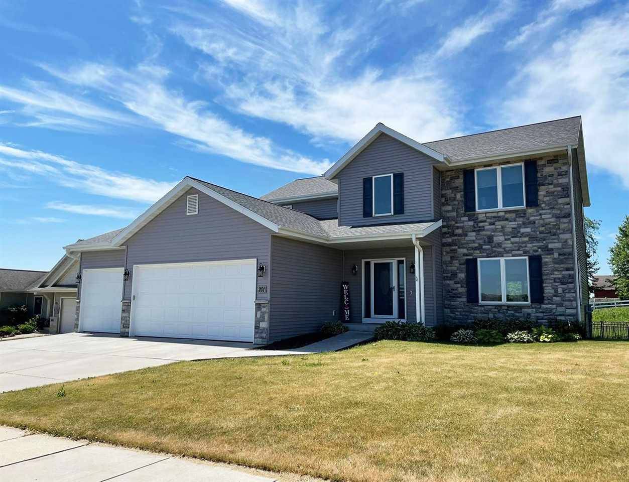 201 McIntosh Dr, Beaver Dam, WI 53916