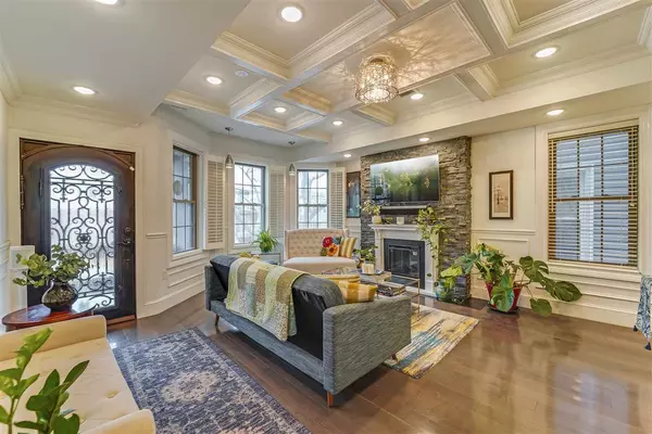 Jc Journal Square, NJ 07306-5604,32 ROMAINE AVE  #1