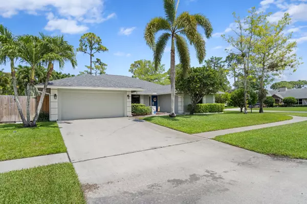 Wellington, FL 33414,1016 Cherry LN