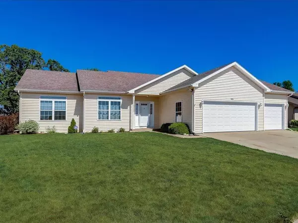 211 Betzer Rd, Delavan, WI 53115