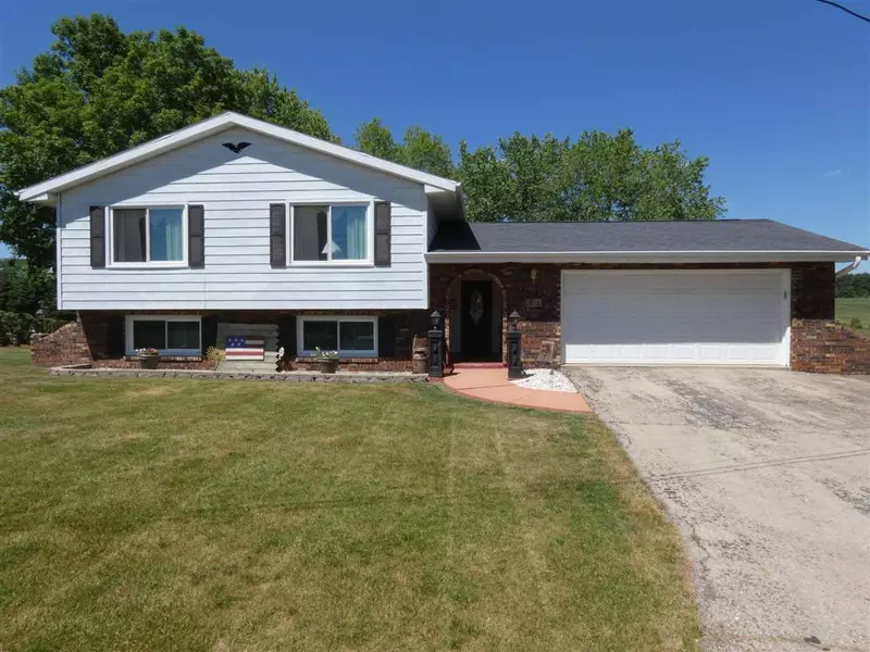 1010 E Lucy St, Darlington, WI 53530