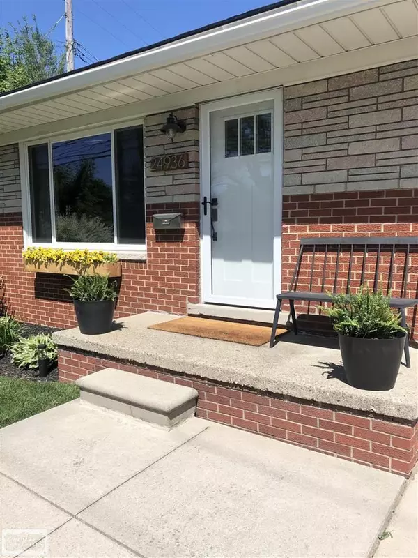 Saint Clair Shores, MI 48080,24936 Harmon