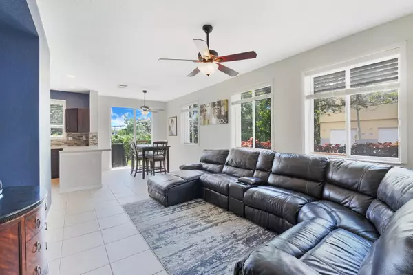 Riviera Beach, FL 33404,2902 Carvelle DR