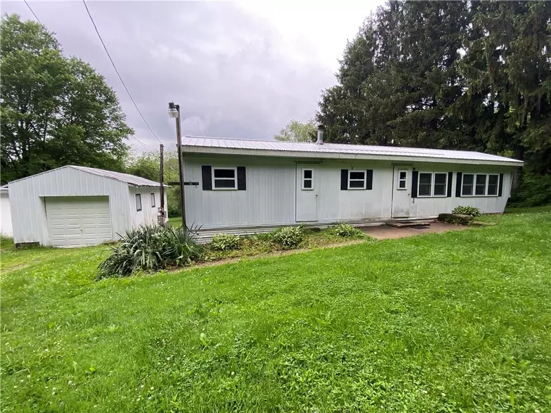 648 W Liberty Rd, Slippery Rock, PA 16057