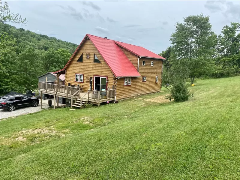 545 Valley View Rd, Claysville, PA 15323