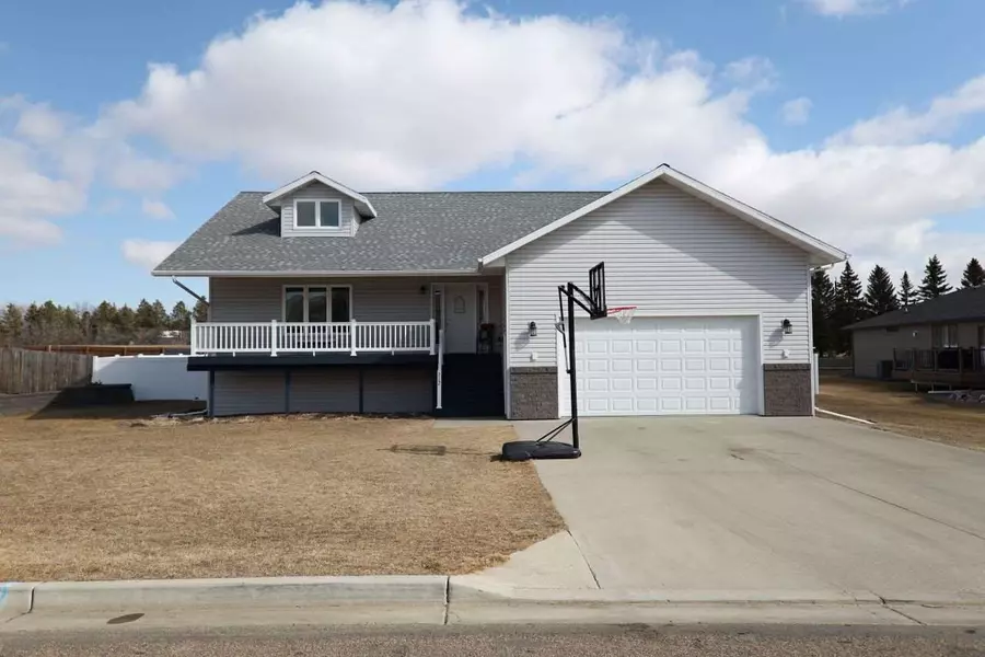 712 Franklin Drive, Garrison, ND 58540