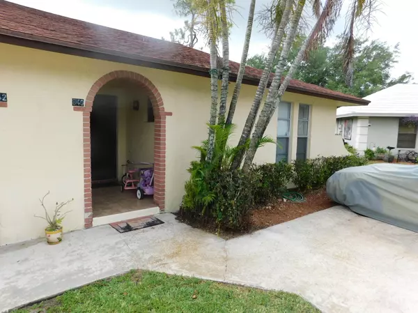 Wellington, FL 33414,840 Peppertree CT 840-842