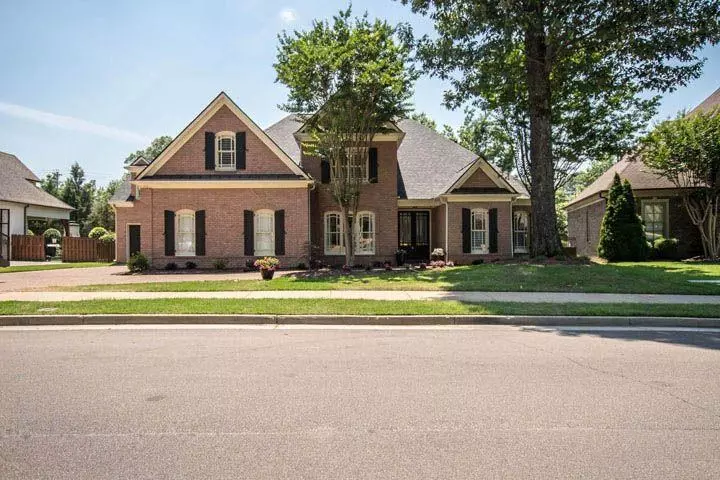 215 IVY GROVE LN, Collierville, TN 38017